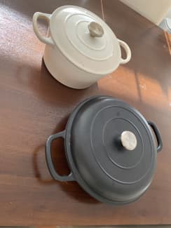 CROFTON Chef's Collection 3.7L Cast Iron Dutch Oven cast iron pot