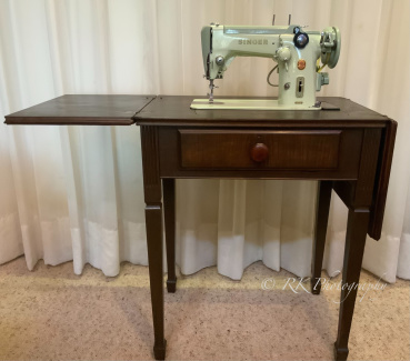 Vintage Singer 206, 306, 319K Sewing Machine Straight stitch throat-needle hotsell plate