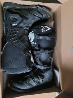 motocross boots size 9