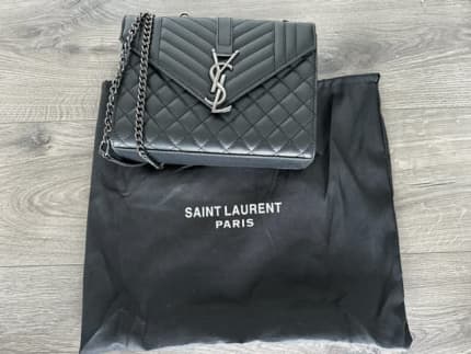 Authentic ysl bag, small loulou bag. Pickup Bentley with cash