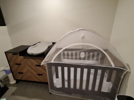 Baby hotsell crib gumtree