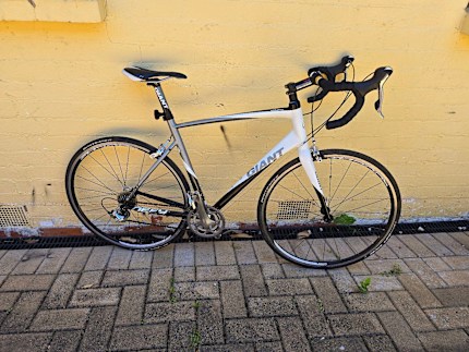 Giant Defy Allux 6000 series (2010年)