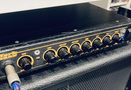 ベース Markbass F1 Limited Edition Silver Panel Markbass F1 Limited Edition Silver Panel