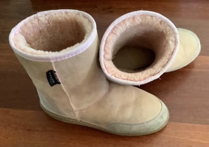 Gumtree ugg hot sale boots