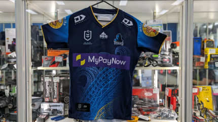 AUCTION, Player worn & signed Anzac Jerseys