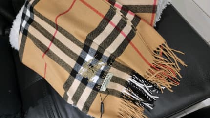 pre owned burberry scarf