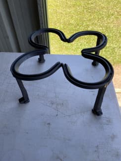 Horseshoe Dutch Oven Stand 