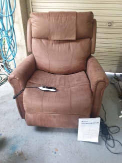 Electric recliner deals chair gumtree