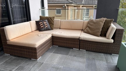Gumtree outdoor couch discount