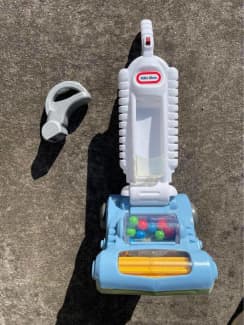 little tikes roll n pop vacuum