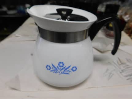 Corning Ware Cornflower Tea / Coffee Pot (2Qt)