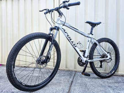 Apollo evolution mountain sales bike price