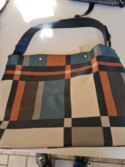 gently used burberry handbags