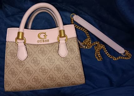 GENUINE ORIGINAL GUESS HAND BAG WITH MATCHING GUESS PURSE $50, Bags, Gumtree Australia Wollongong Area - Woonona