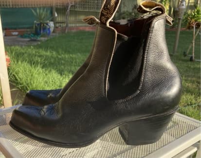 Rm williams bushman on sale boots cuban heel