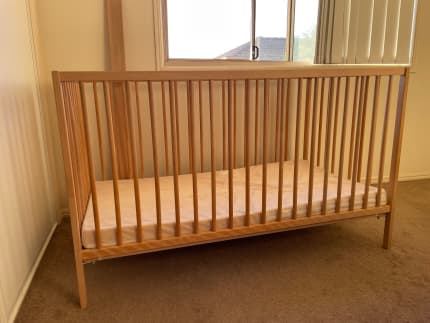 Baby hotsell crib gumtree