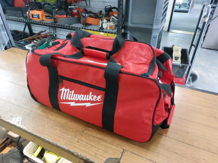 Milwaukee Medium Contractor Bag with Wheels MILWB-M