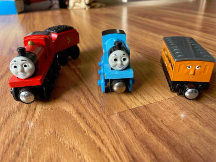 thomas the tank metal trains