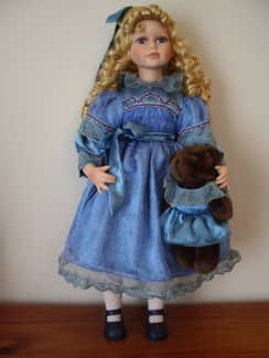 Kb best sale collectible dolls