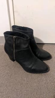 diana ferrari lovington boots