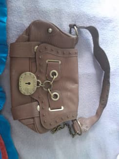 Silver/gold guess handbag, Bags, Gumtree Australia Tuggeranong -  Wanniassa