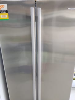 westinghouse fridge freezer wse6100sa