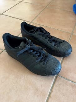 Adidas superstar shop black white gumtree