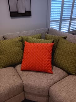 Spotlight couch outlet cushions