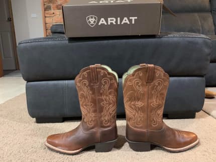 used cowgirl boots size 10