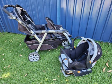 Chicco pram cheap and capsule