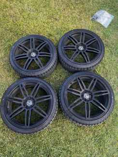 what cars have 5x105 wheels