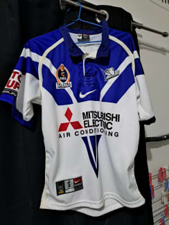 Canterbury bulldogs jersey NRL Rugby League Nike authentic signed