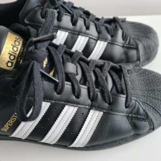 Adidas superstar on sale black white gumtree