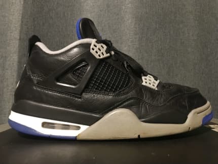 black jordans size 4