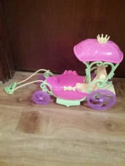 Barbie dreamtopia sales sweetville kingdom carriage