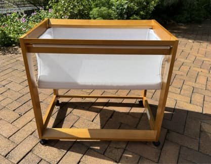 Boori bassinet cheap gumtree