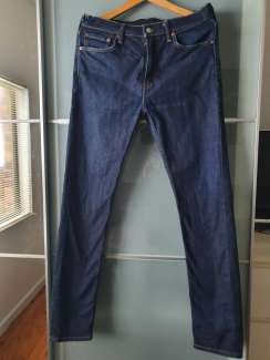 2nd hand levi jeans