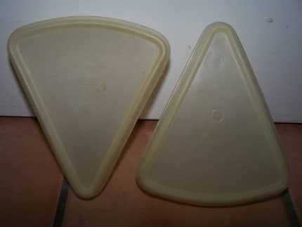 Tupperware Pie Wedge Pizza Keepers 2 