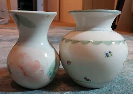 Robert Gordon Australian Pottery Vases x 2 