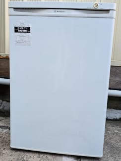 westinghouse fj303 freezer