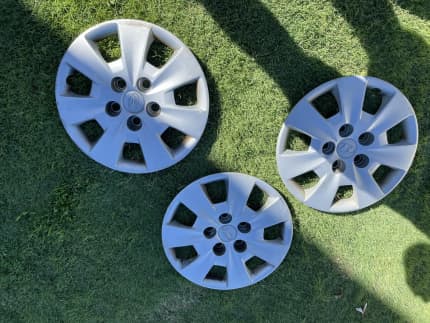 Hyundai i30 hub clearance caps for sale