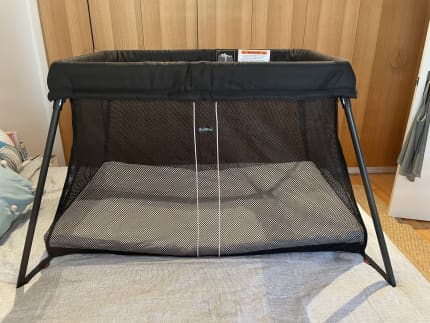 Baby bjorn 2025 travel cot gumtree