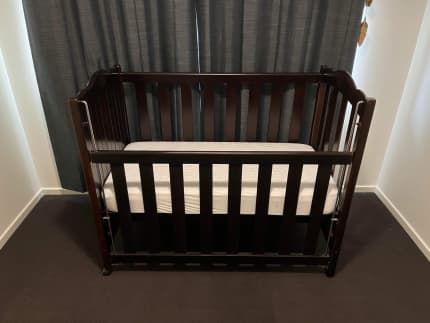 Target baby outlet cots