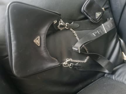 Gumtree 2025 prada bag