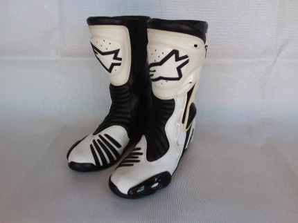 Motorbike boots gumtree hotsell