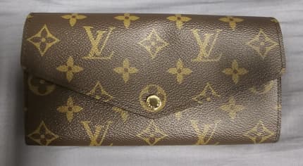 Louis Vuitton Black Monogram Vernis Sarah Compact Wallet - Ann's Fabulous  Closeouts