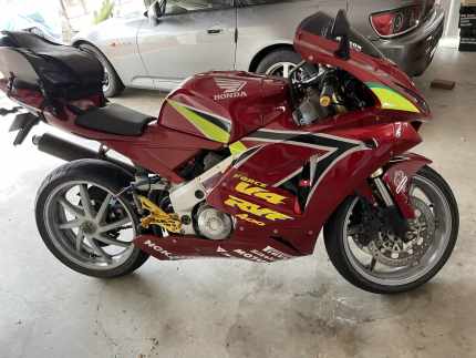 Rvf400 gumtree sale