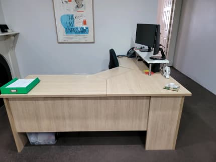 free computer desk near me