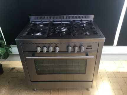 damani freestanding oven