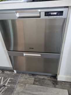 Omega 60cm freestanding sales silver dishwasher odw600s